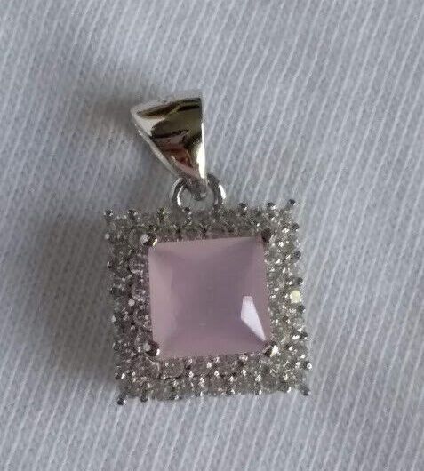 Colgante cuadrado piedra rosa  en Plata de Ley rodiada 925 Nuevo
