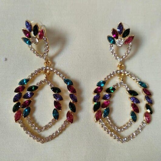 Pendientes bisuteria dorados con cristales multicolor nuevo con etiqueta