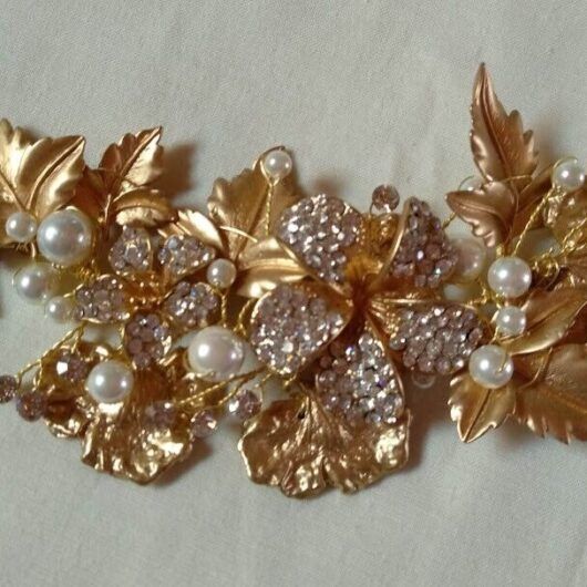 Tocado aderezo mujer ceremonia dorado perlas  Nuevo