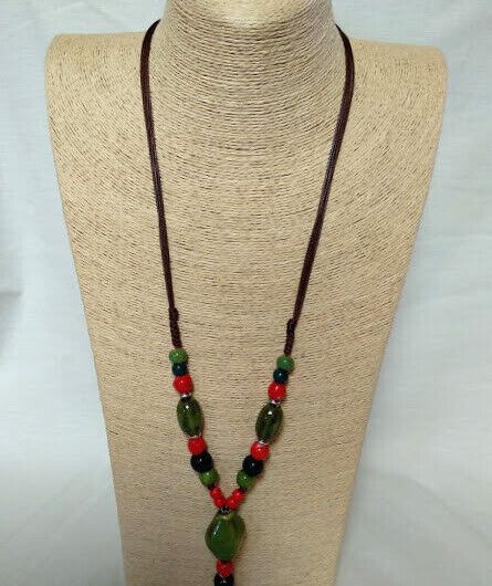 Collar étnico mujer combinando cuentas de ceramica tonos verdes y coral Nuevo