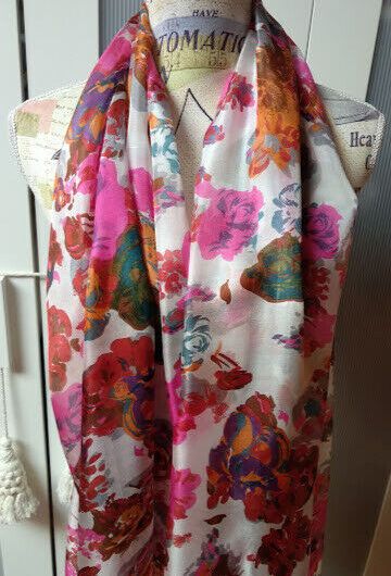 Fular 100% seda estampado con flores (134)