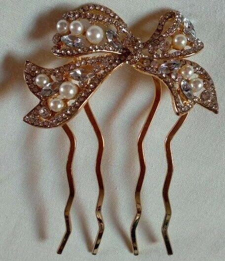 Peineta mujer ceremonia dorada cuajada de perlas y similes lazo Nueva