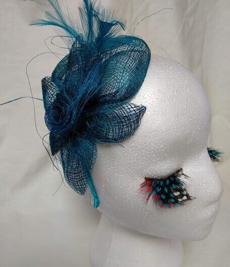 Tocado diadema para ceremonia mujer combinado rafia y plumas color azul turquesa