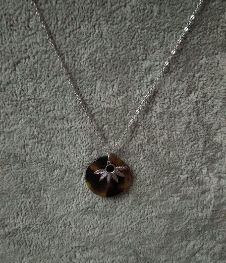 Collar gargantilla  acero antialergico con colgante hojas Nuevos (106)