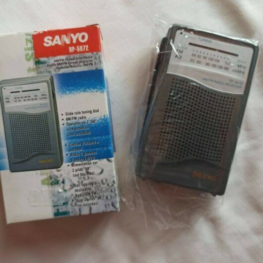 RADIO  SANYO RP-5072 NUEVA (154)
