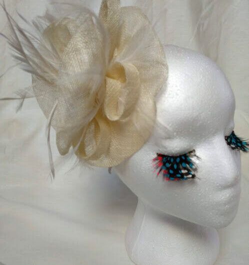 Tocado diadema para ceremonia mujer combinado rafia y plumas color paja