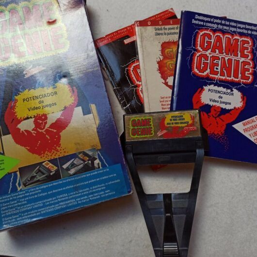 GAME GENIE POTENCIADOR DE VIDEOJUEGOS USADO .(150)