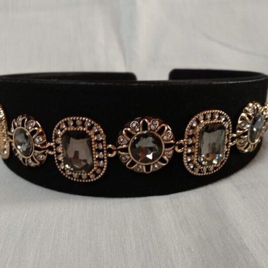 Diadema mujer en satén con apliques de pedrería (104) Nuevo