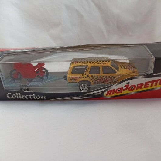 4X4 CON REMOLQUE Y MOTO MAJORETTE Nuevo con caja (144)