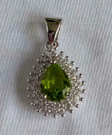Colgante forma lagrima piedra verde  en Plata de Ley rodiada 925 Nuevo