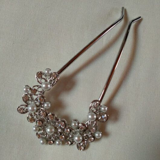 Peineta vintage mujer ceremonia plateada cuajada de perlas Nueva